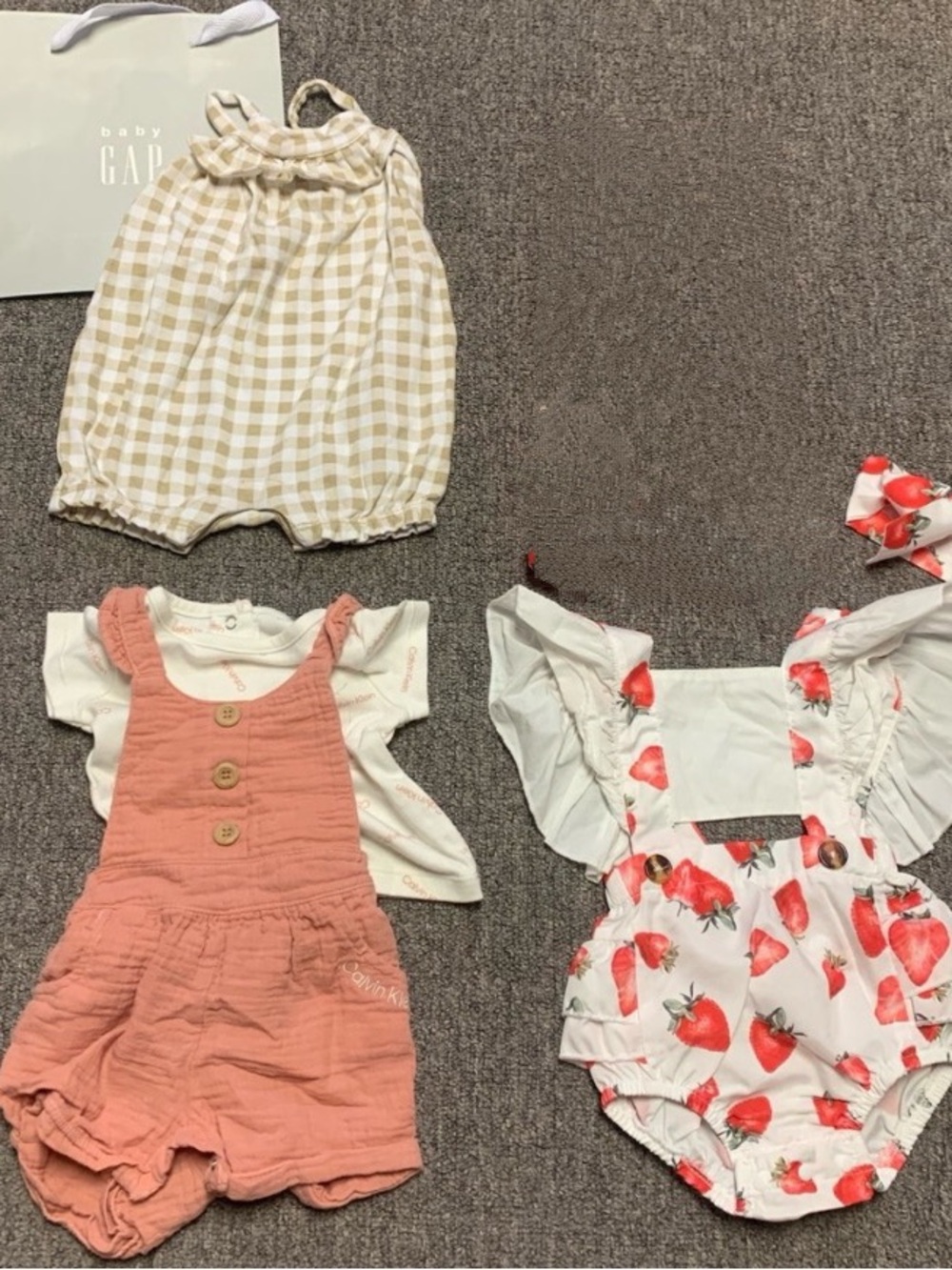 Baby Girl Summer Bundle of 5 items
Size 3-6 mo 
NWOT to like new condition